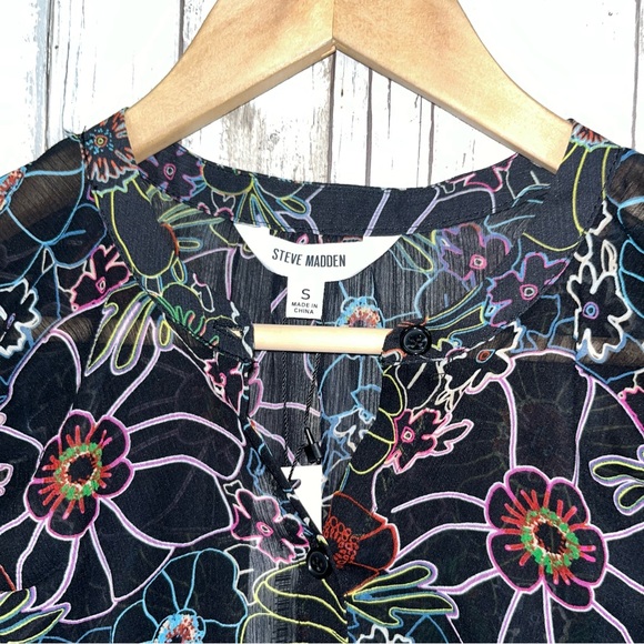 NWT Steve Madden Cameila Black Sheer Floral Button Blouse - Picture 5 of 6